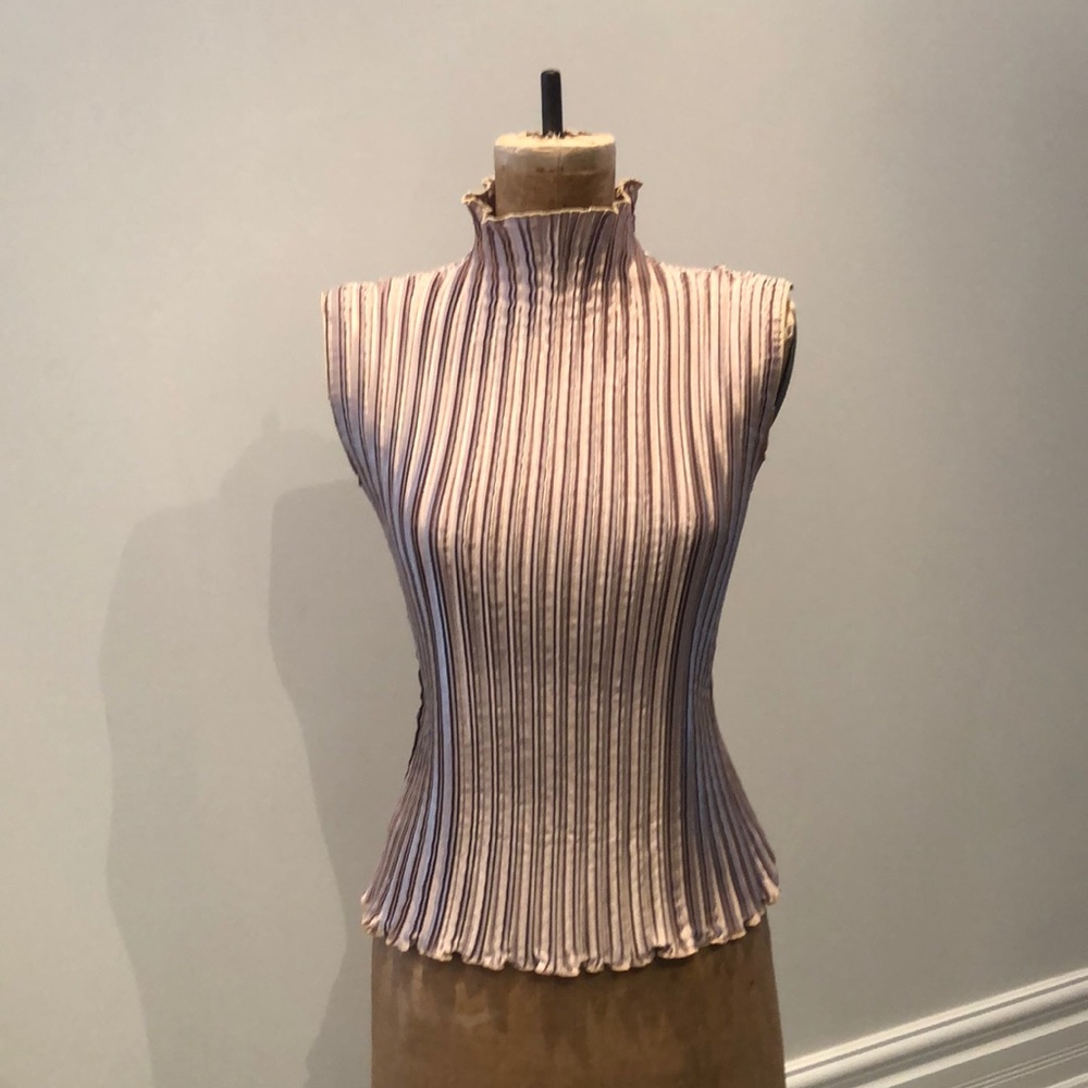 Sleeveless top